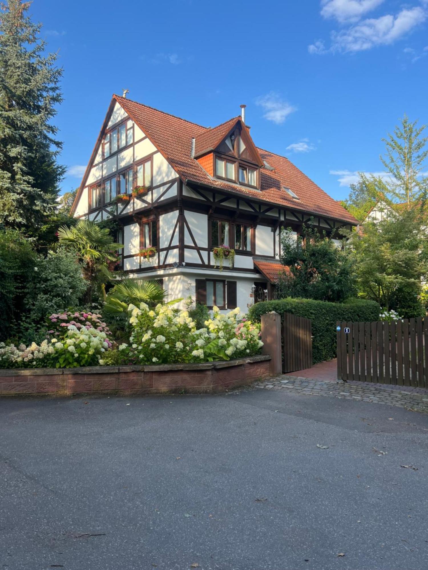 Einliegerwohnung In Einer Muehle Vor Den Toren Frankfurts, Ideal Fuer Messegaeste Oder Stop Over Dreieich Exterior foto